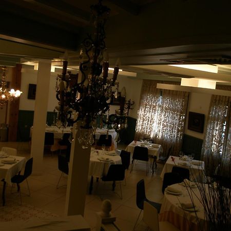 Hostal San Francisco Cuellar Exterior photo