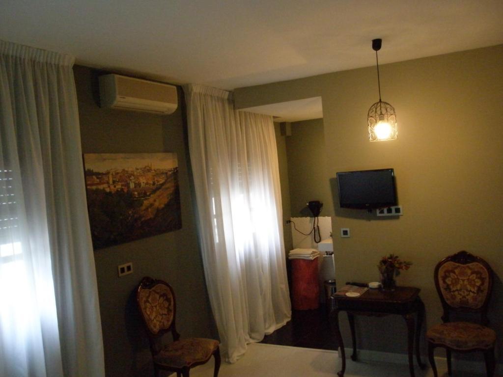 Hostal San Francisco Cuellar Exterior photo