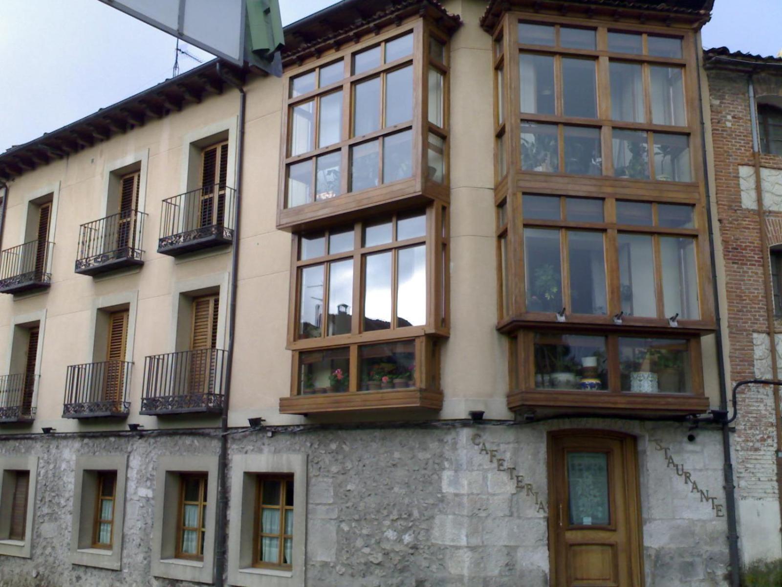 Hostal San Francisco Cuellar Exterior photo