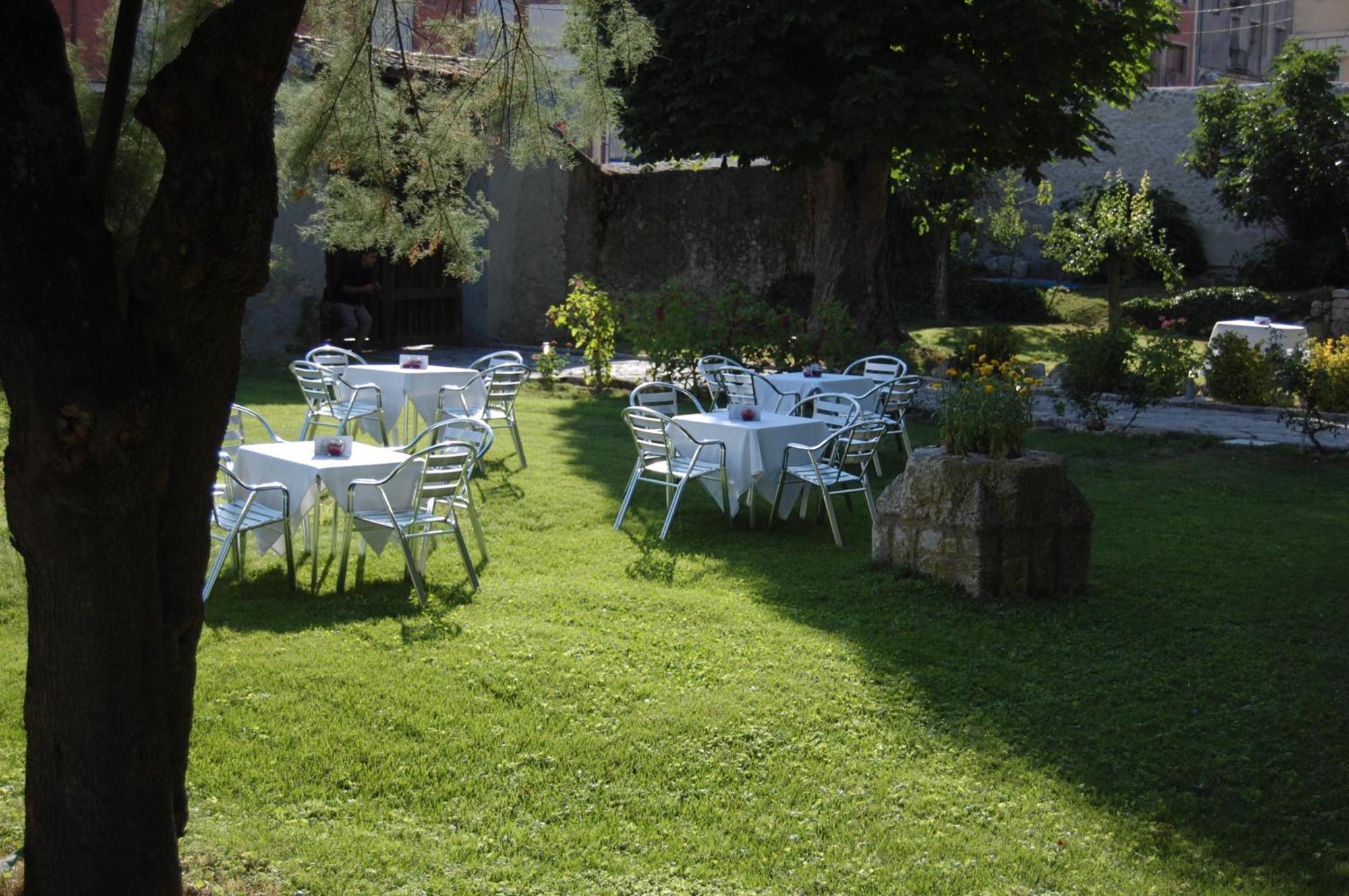 Hostal San Francisco Cuellar Exterior photo